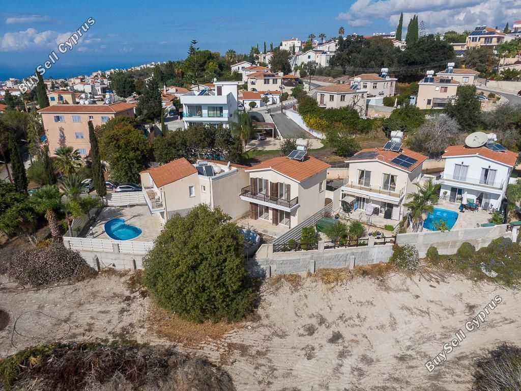 Property photo 3 of 22