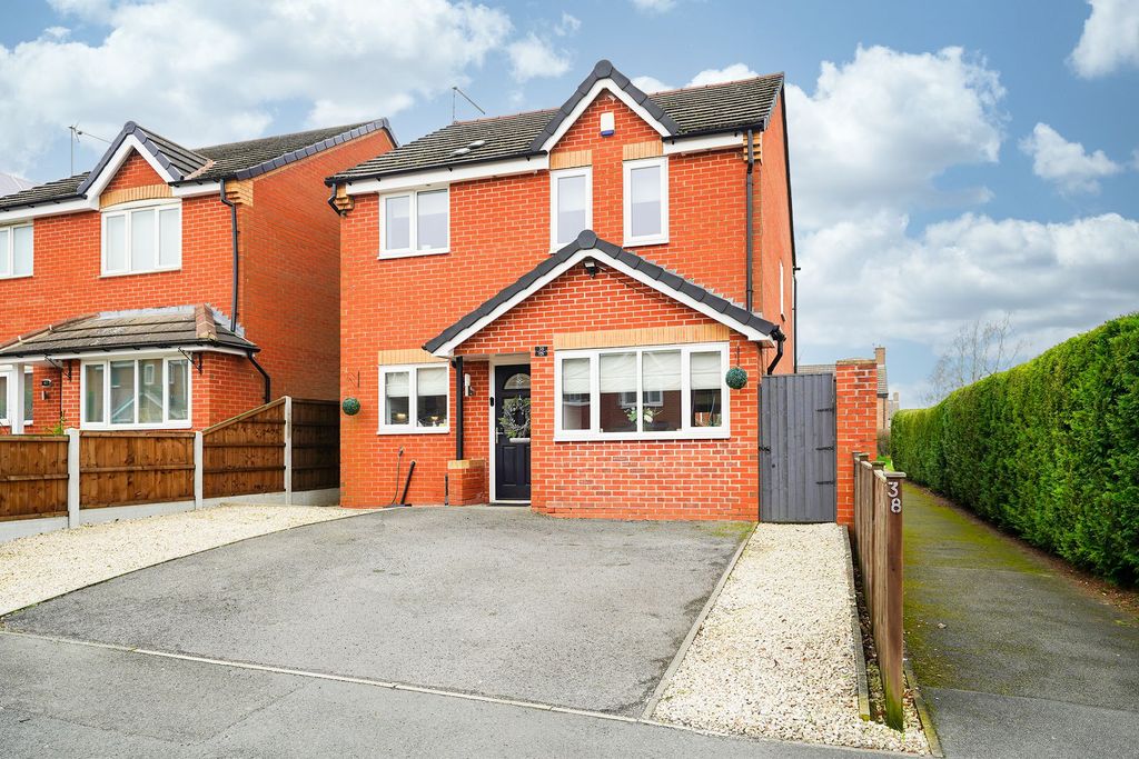 Property photo 1 of 27