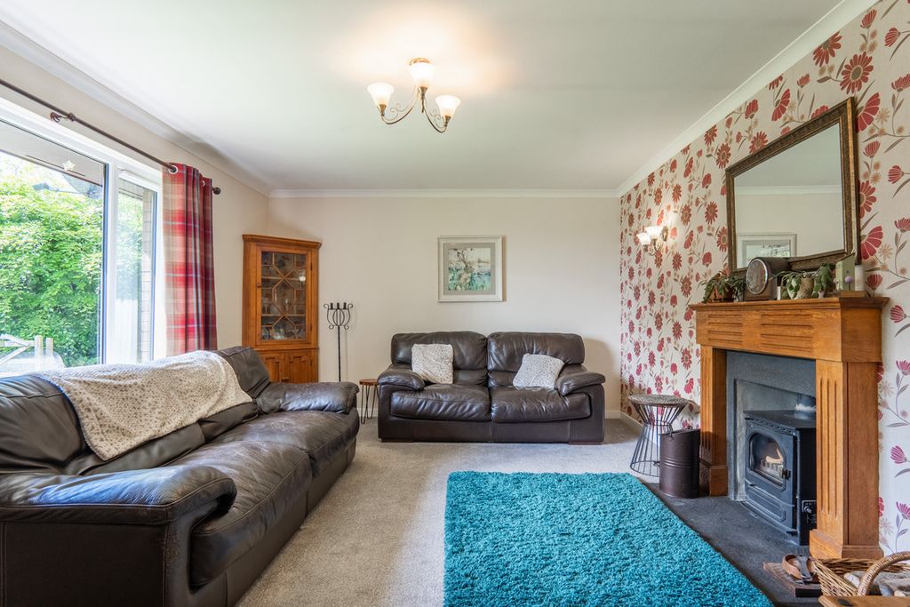 Property photo 3 of 37