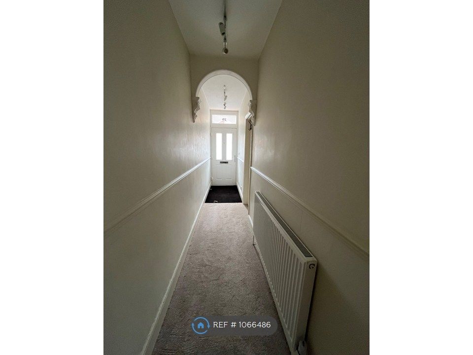 Property photo 2 of 19 Hallway