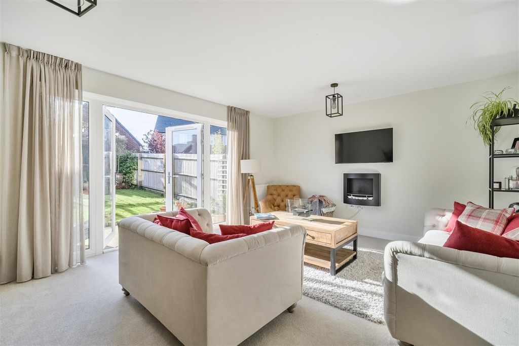 Property photo 2 of 22 1449270-13-69E5Da5B82d77.Jpg