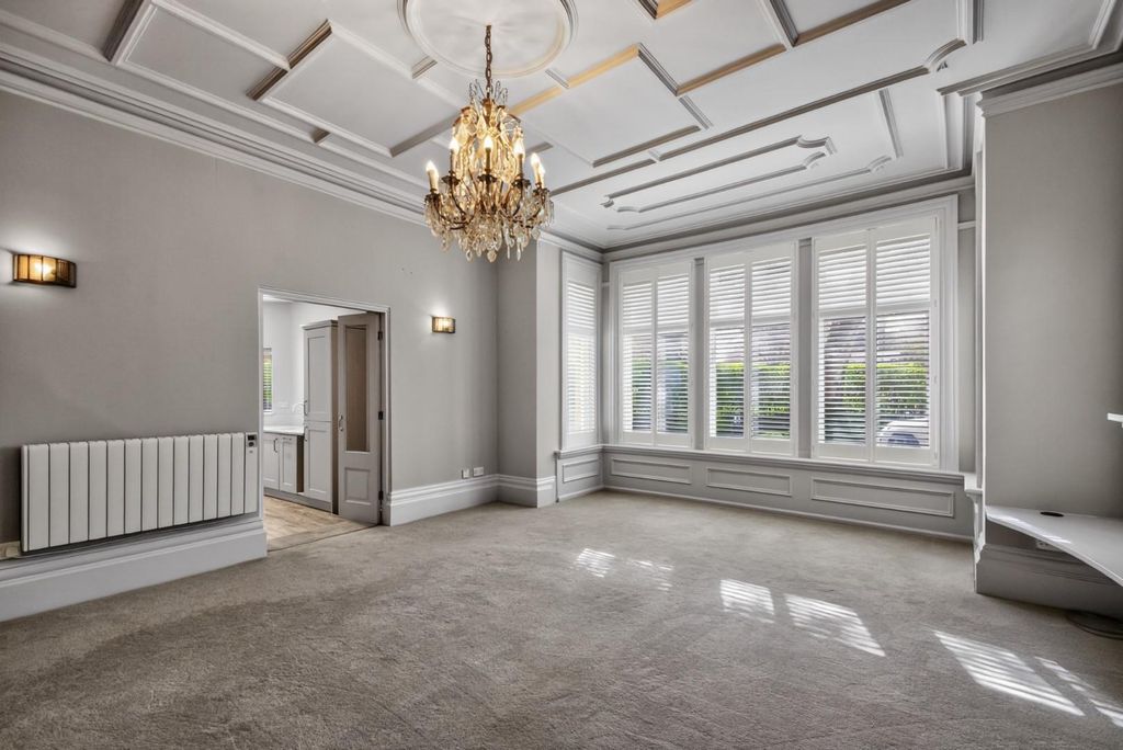 Property photo 2 of 16 2Southcliffesouthdrive-21.Jpg