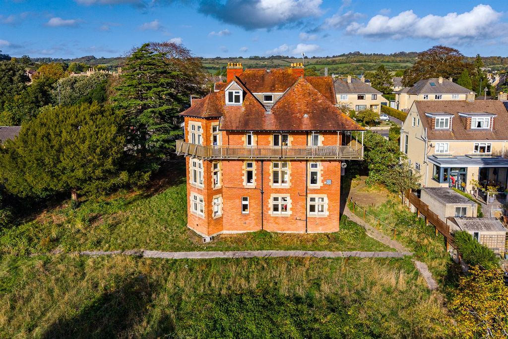 Property photo 1 of 71 Newbridge Towers, 169 Newbridge Hill, Bath, BA1 3P