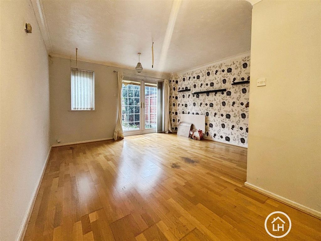 Property photo 2 of 13 583F5Efd--4Eb9-883D-311DAB0A3D3D-50272-00003284Fa9