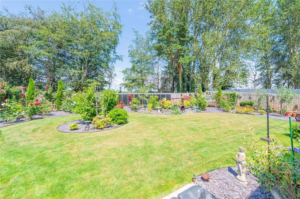 Property photo 2 of 52 Picture No. 48