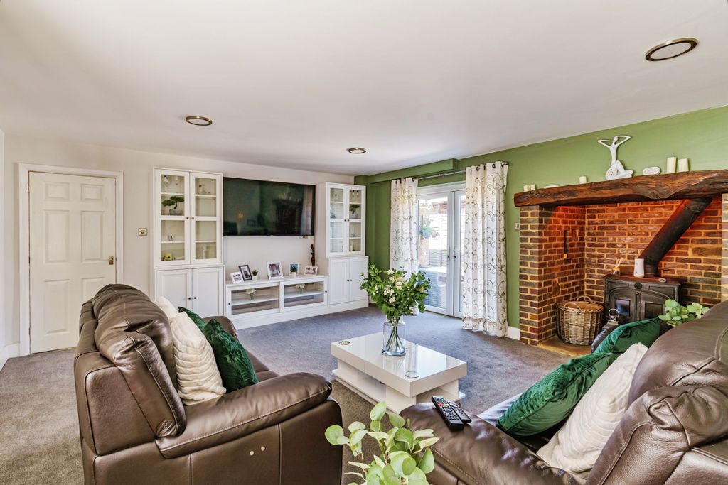 Property photo 3 of 10