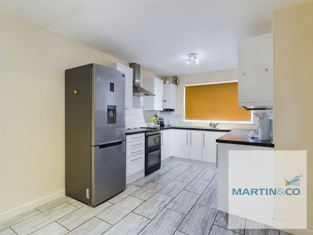 Property photo 3 of 11 Cam03663G0-Pr0024-Still005