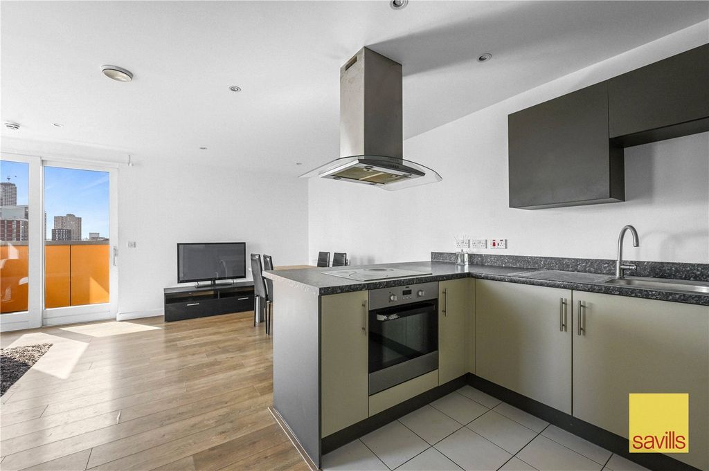 Property photo 3 of 20 Kitchen