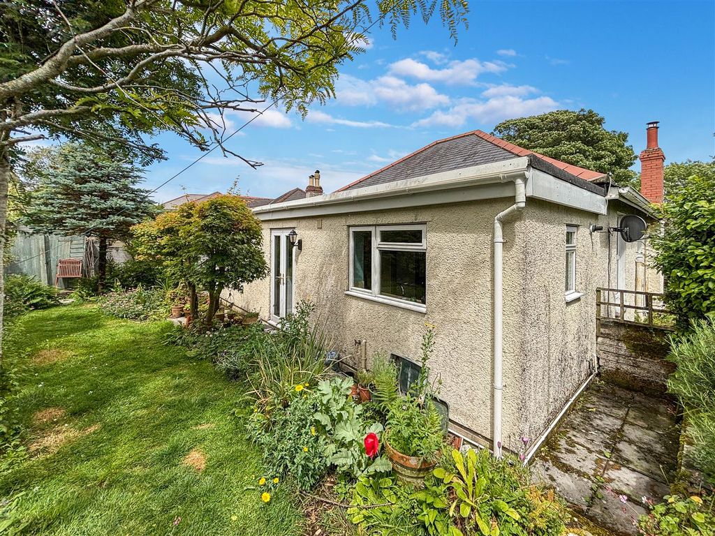 Property photo 2 of 13