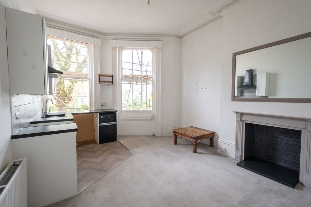 Property photo 2 of 9 4116583