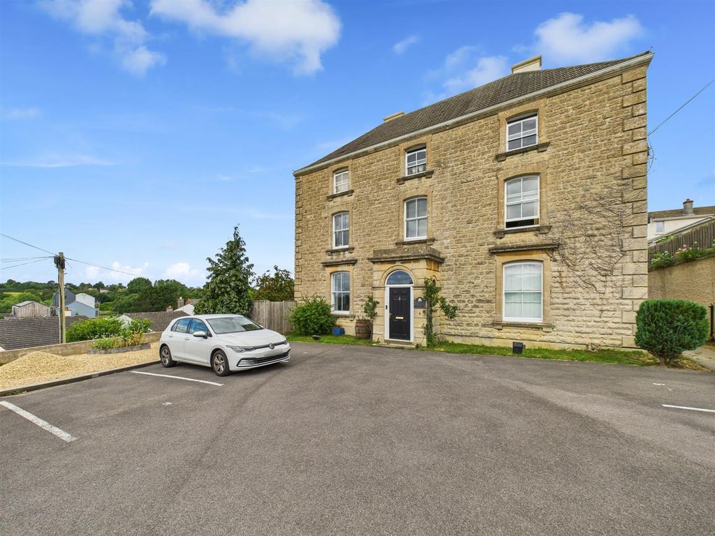 Property photo 1 of 12 Front Aspect