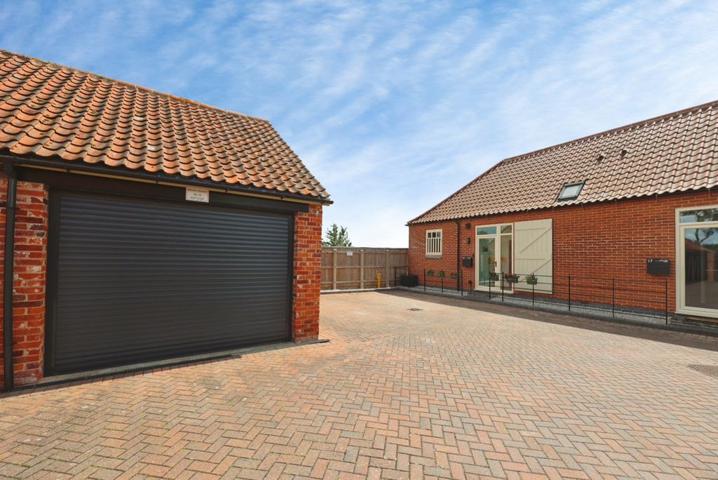 Property photo 1 of 17 5181760
