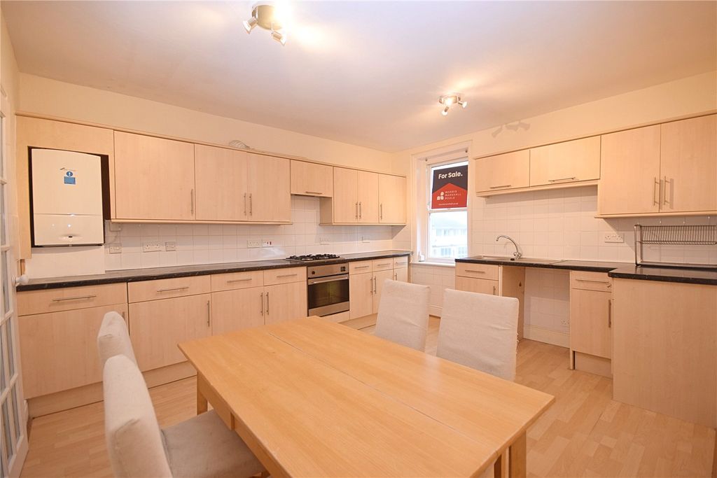 Property photo 3 of 12 Picture No. 24