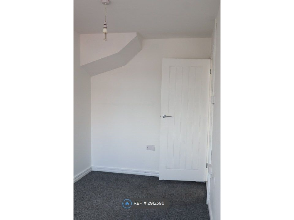 Property photo 1 of 2
