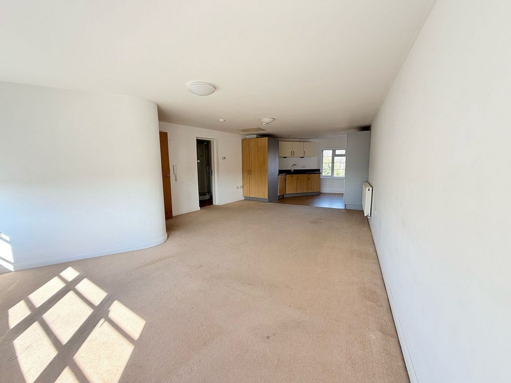 Property photo 3 of 6