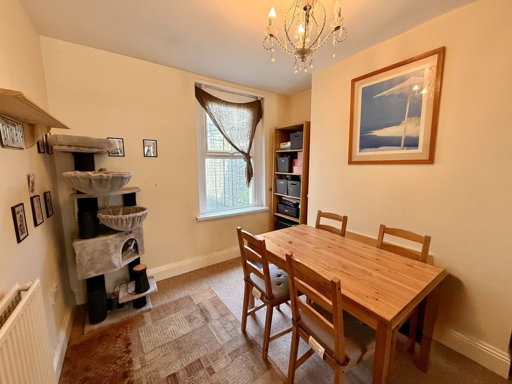 Property photo 3 of 15 Photo 4