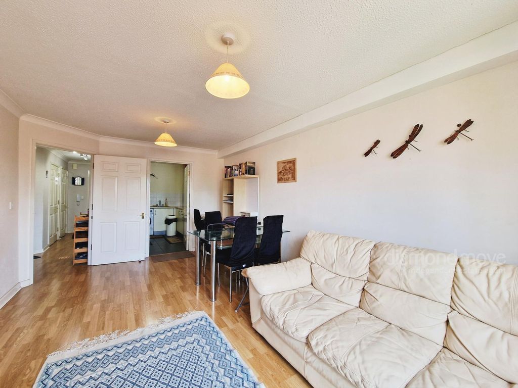 Property photo 3 of 15 Photo 5