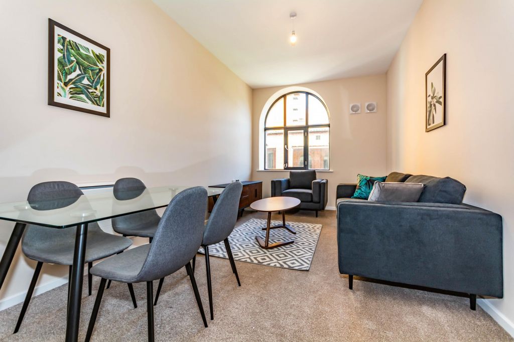 Property photo 1 of 10 Lounge (Main)