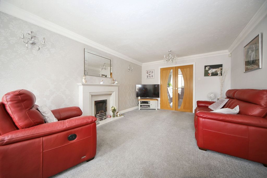 Property photo 2 of 23