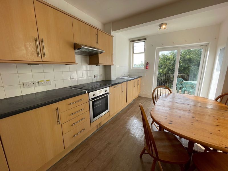 Property photo 2 of 9 Photo 11