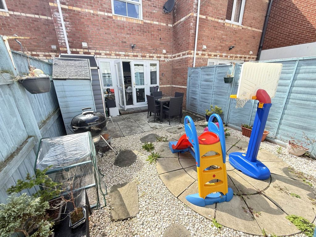 Property photo 3 of 14