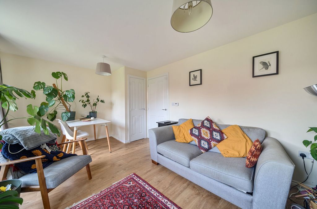 Property photo 2 of 13 1372602-15-69145c...