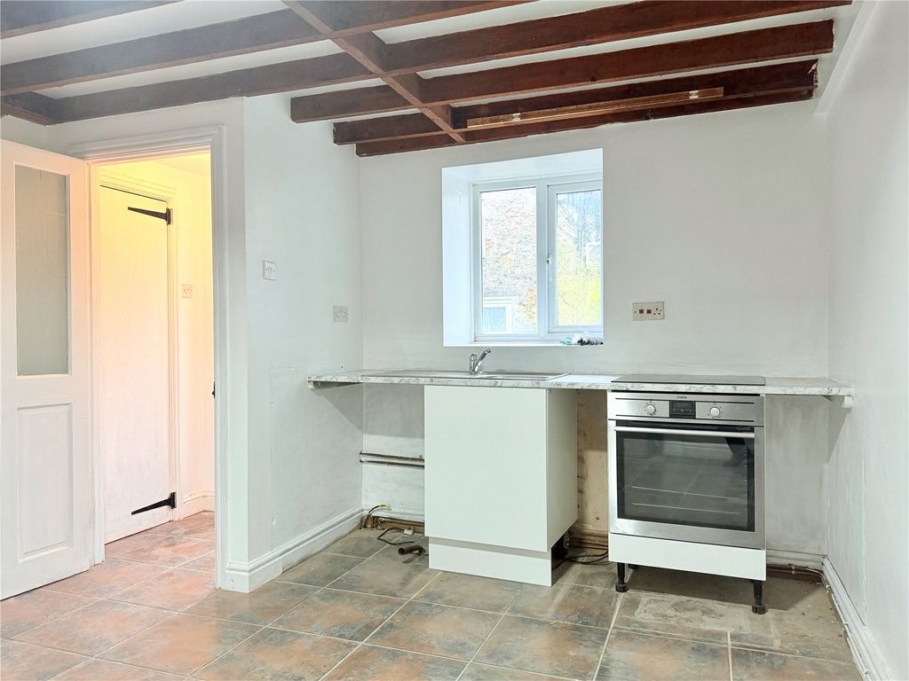 Property photo 2 of 12 Picture No. 17