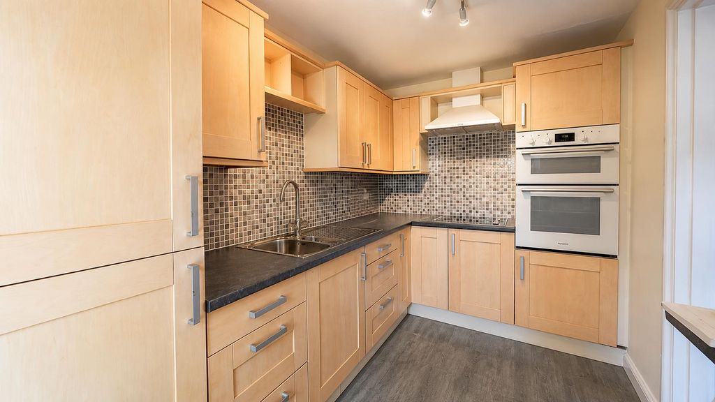 Property photo 3 of 16 Kitchen 2.Png