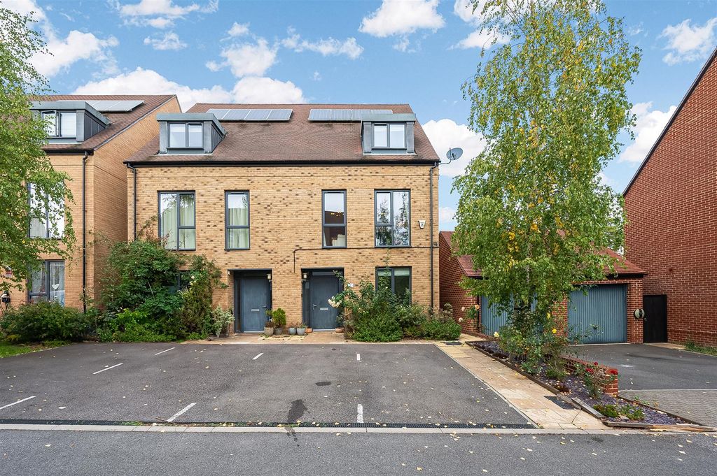 Property photo 1 of 25 Whattington Road,7 -81.Jpg