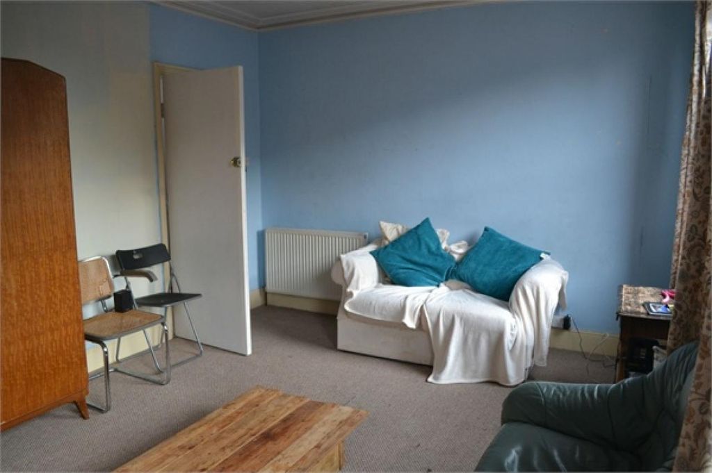 Property photo 3 of 8