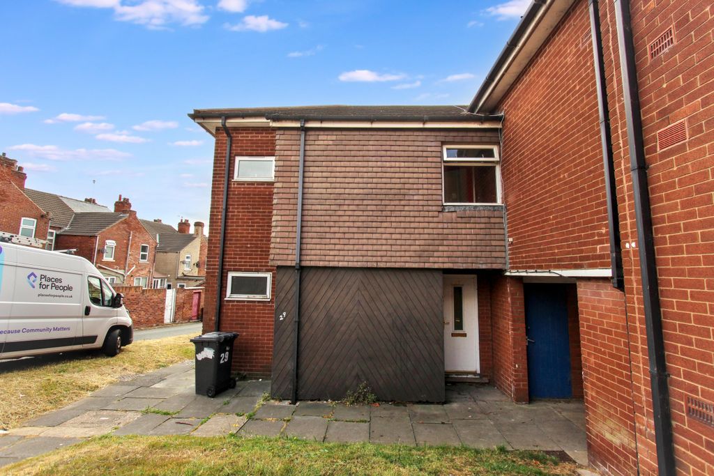 Property photo 1 of 17 27 Queen Street, Doncaster, South Yorkshire, Dn4 8Aa