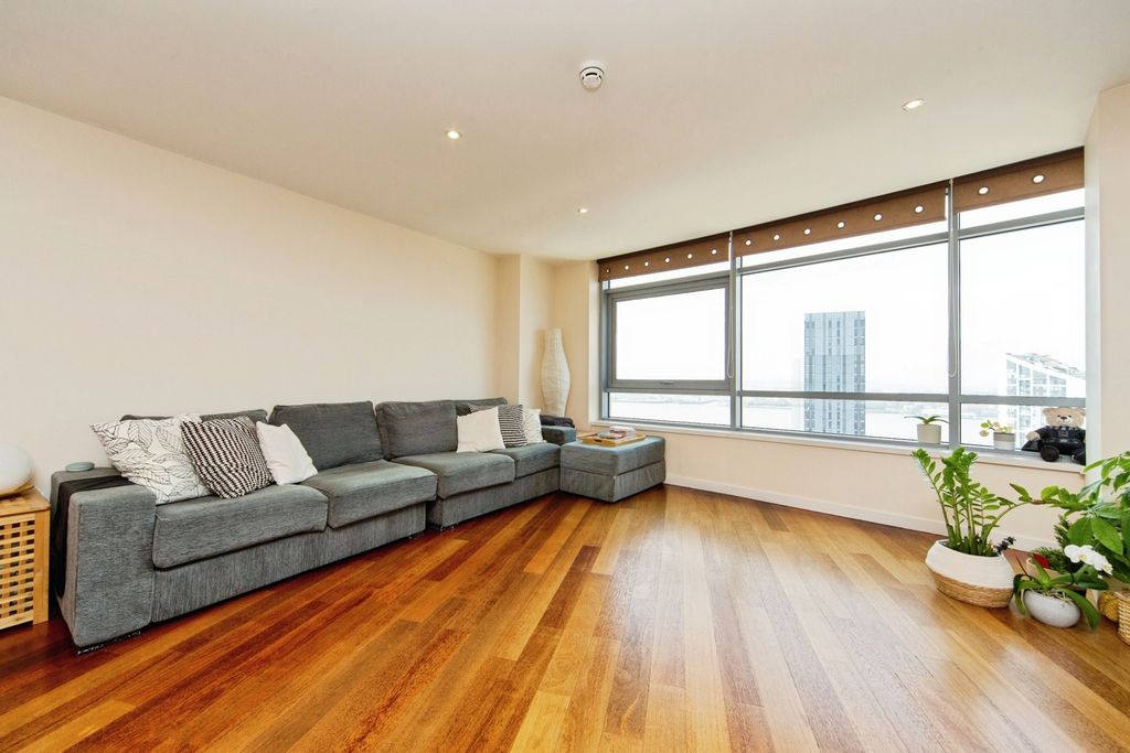 Property photo 3 of 24 Pbox-Img.Jpg