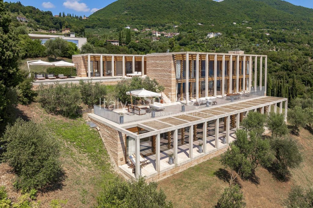 Property photo 2 of 35