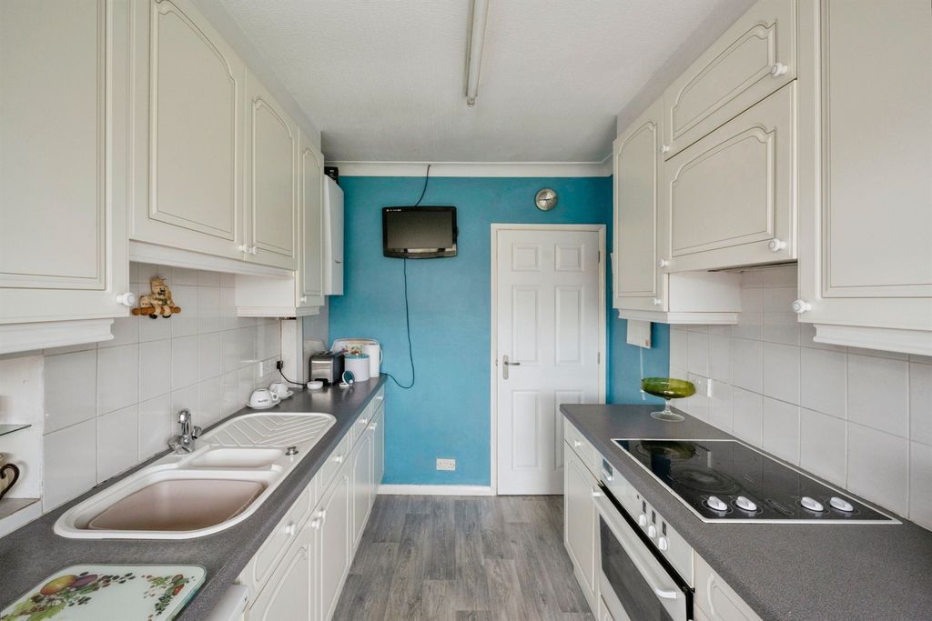 Property photo 3 of 17