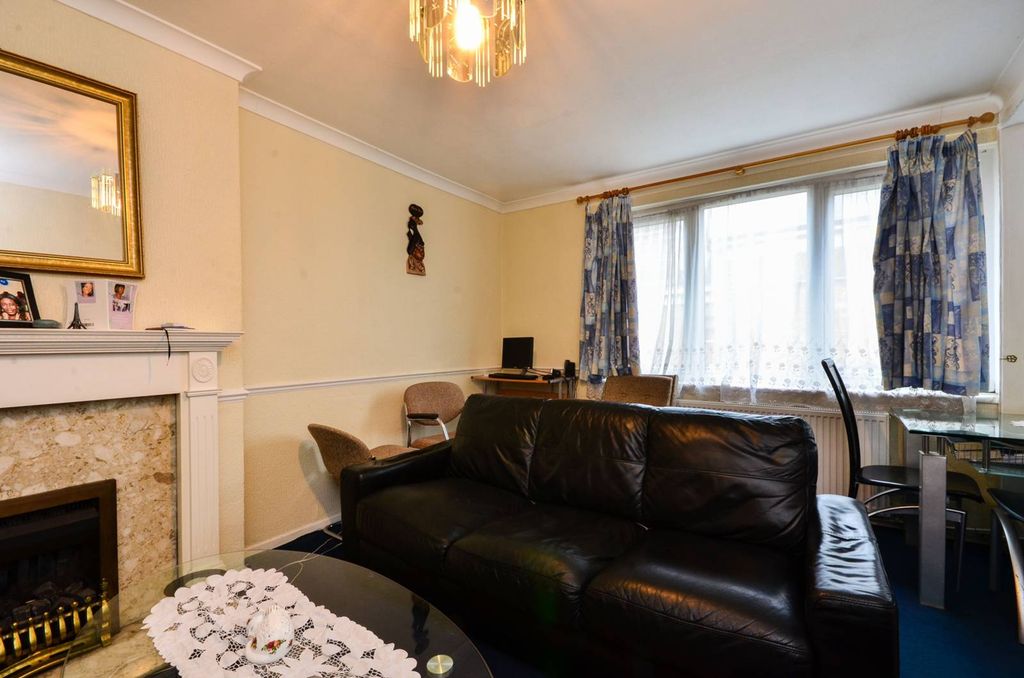 Property photo 2 of 4