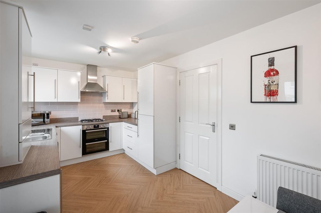 Property photo 3 of 32 10.Jpg