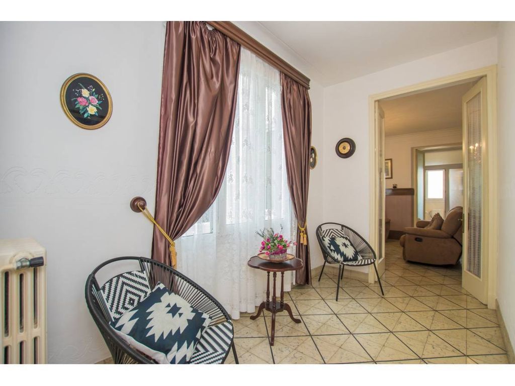 Property photo 3 of 30