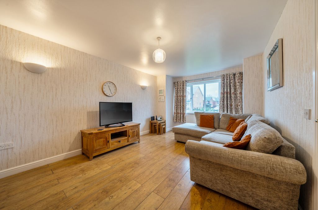 Property photo 2 of 23 1408748-14-6984dc...