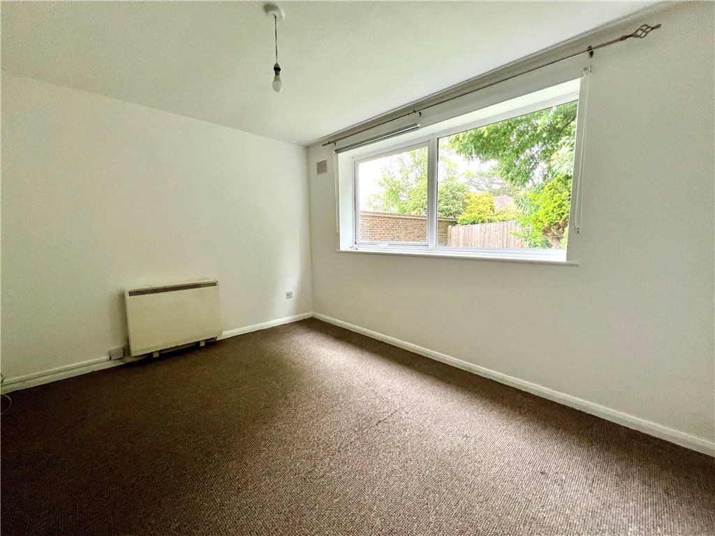 Property photo 2 of 6 Living Room
