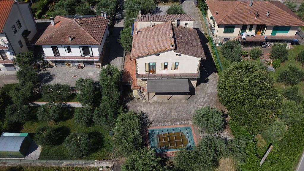 Property photo 1 of 30