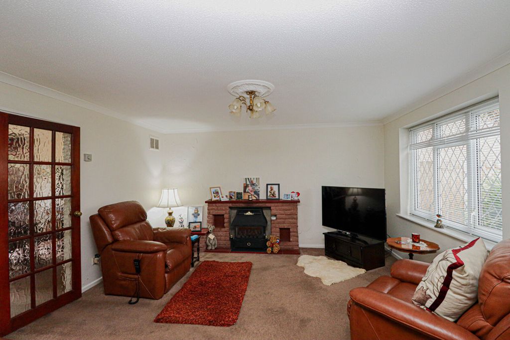 Property photo 2 of 16 Picture 2