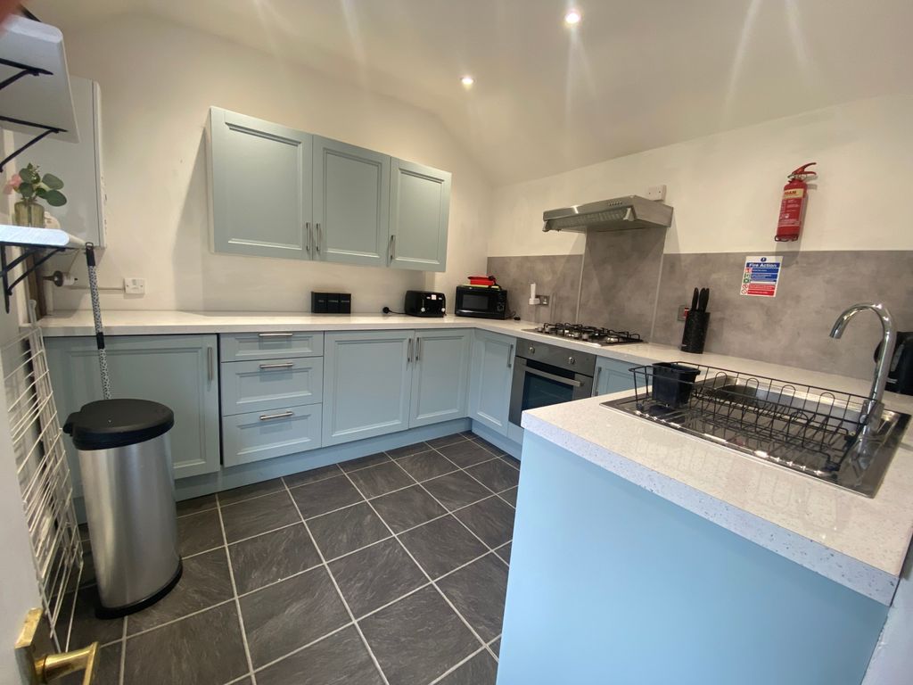 Property photo 2 of 8 Photo 6