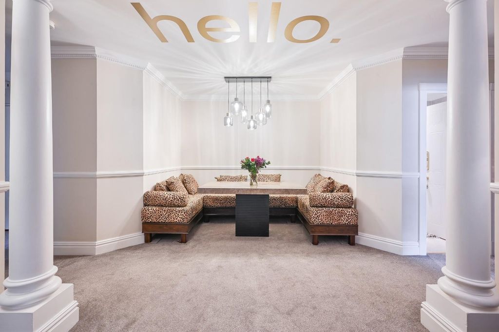 Property photo 2 of 15 Tudor Lodge, (5).Jpg