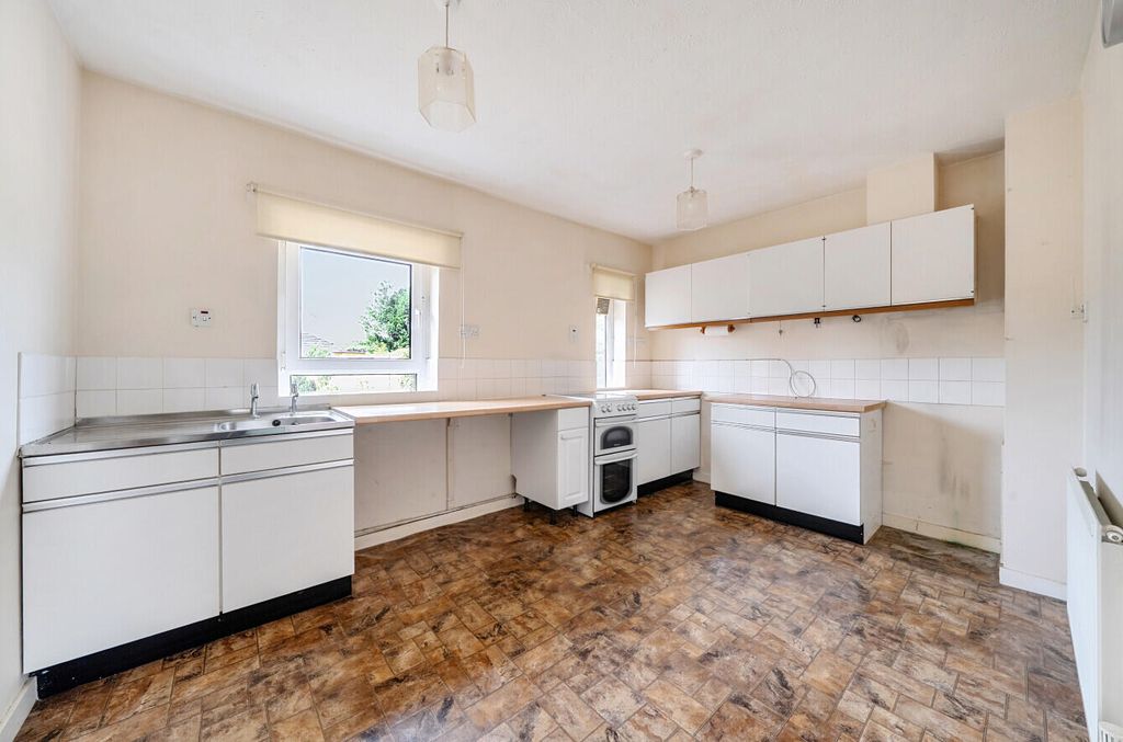 Property photo 2 of 20 Kitchen
