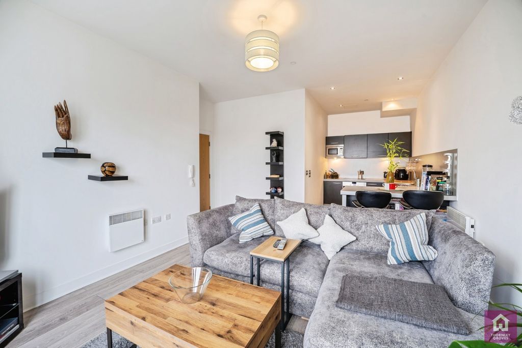 Property photo 3 of 16 Pbox-Img.Jpg