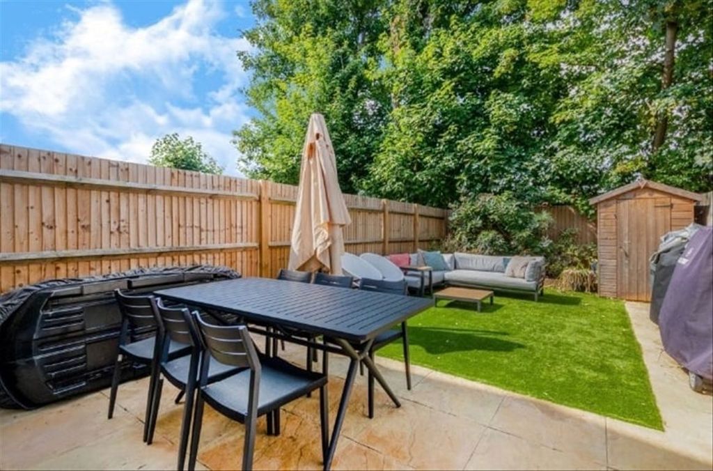 Property photo 3 of 9