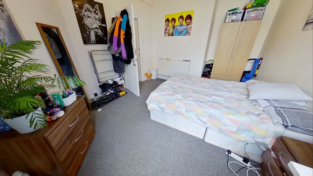 Property photo 3 of 12 St-Michaels-Crescent-10282021124038.Jpg