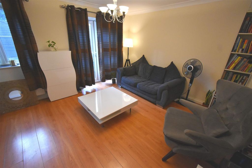 Property photo 3 of 9