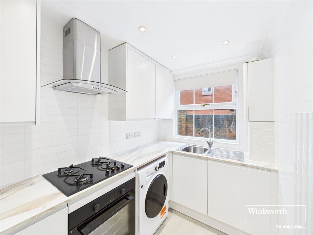 Property photo 2 of 8 Picture No. 13