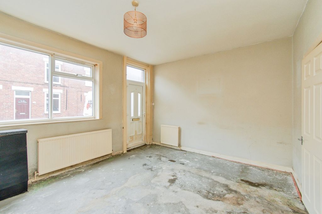 Property photo 3 of 14
